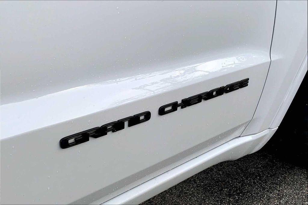 used 2018 Jeep Grand Cherokee car, priced at $14,399