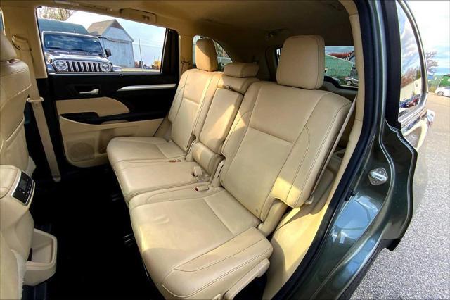 used 2015 Toyota Highlander car, priced at $18,211
