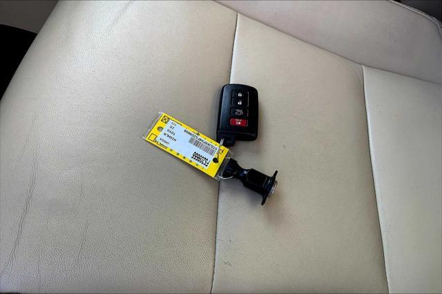 used 2015 Toyota Highlander car, priced at $18,211