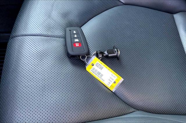 used 2022 Toyota Highlander car, priced at $41,874
