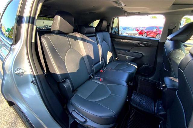 used 2022 Toyota Highlander car, priced at $41,874