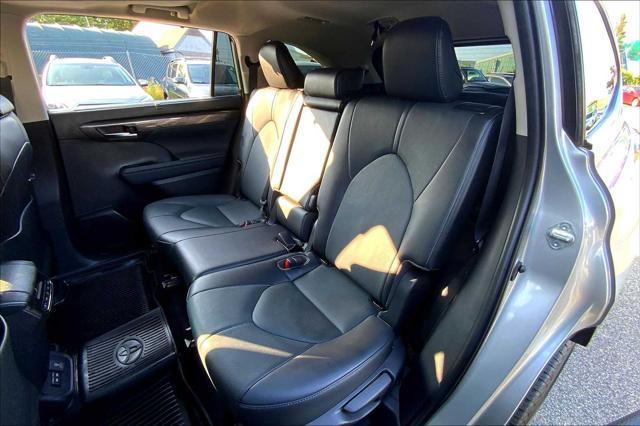 used 2022 Toyota Highlander car, priced at $41,874