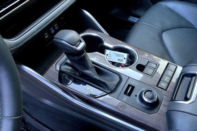 used 2022 Toyota Highlander car, priced at $41,874