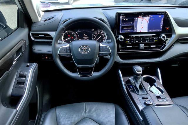 used 2022 Toyota Highlander car, priced at $41,874