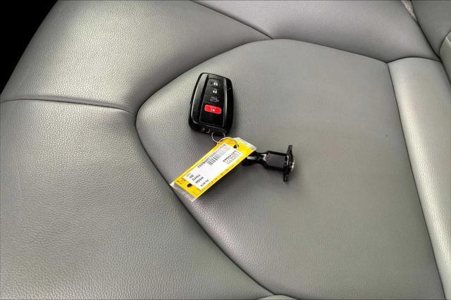 used 2020 Toyota Highlander car, priced at $27,995