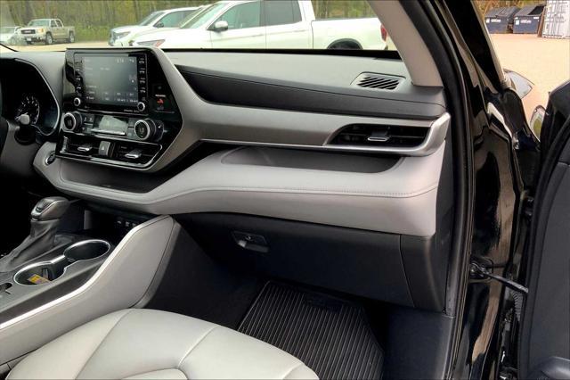 used 2020 Toyota Highlander car, priced at $27,995