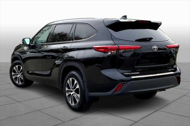 used 2020 Toyota Highlander car, priced at $27,995