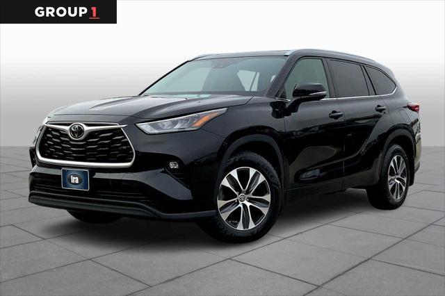 used 2020 Toyota Highlander car, priced at $29,627