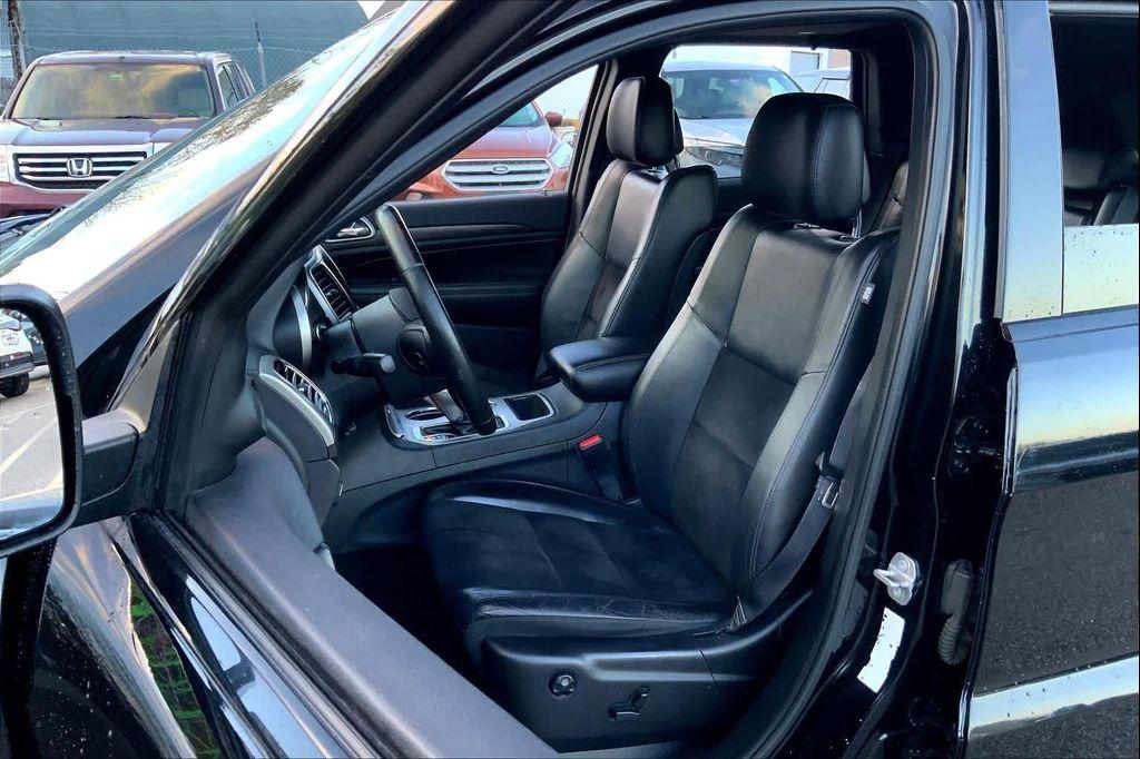 used 2018 Jeep Grand Cherokee car, priced at $13,828