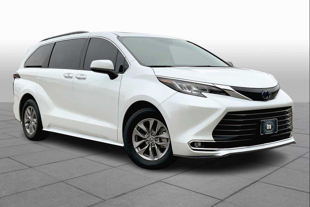 used 2022 Toyota Sienna car, priced at $37,600