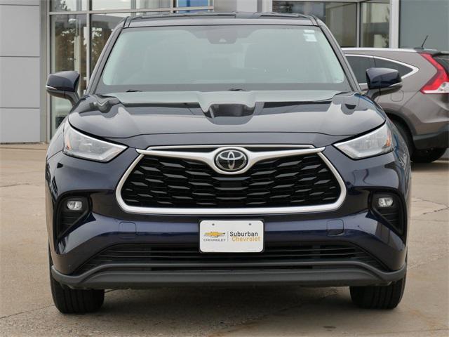 used 2020 Toyota Highlander car, priced at $27,897