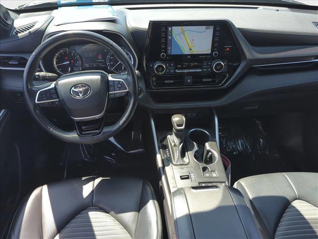 used 2022 Toyota Highlander car, priced at $32,980