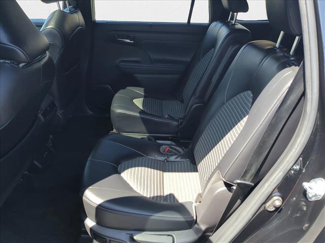 used 2022 Toyota Highlander car, priced at $32,980