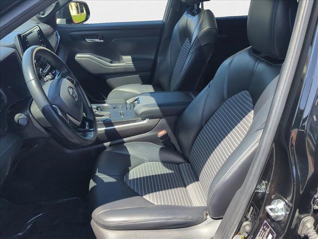 used 2022 Toyota Highlander car, priced at $32,980