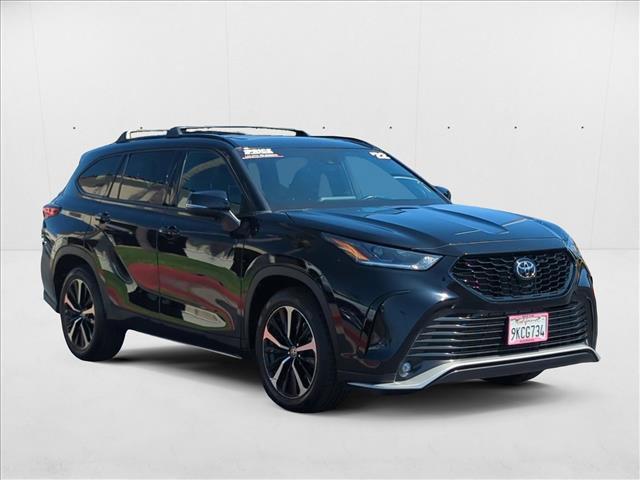 used 2022 Toyota Highlander car, priced at $32,980