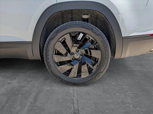 new 2025 Volkswagen Atlas car, priced at $43,598