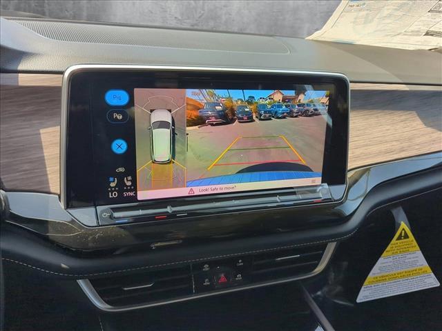 new 2025 Volkswagen Atlas car, priced at $51,092
