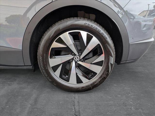 new 2025 Volkswagen ID.4 car, priced at $40,635