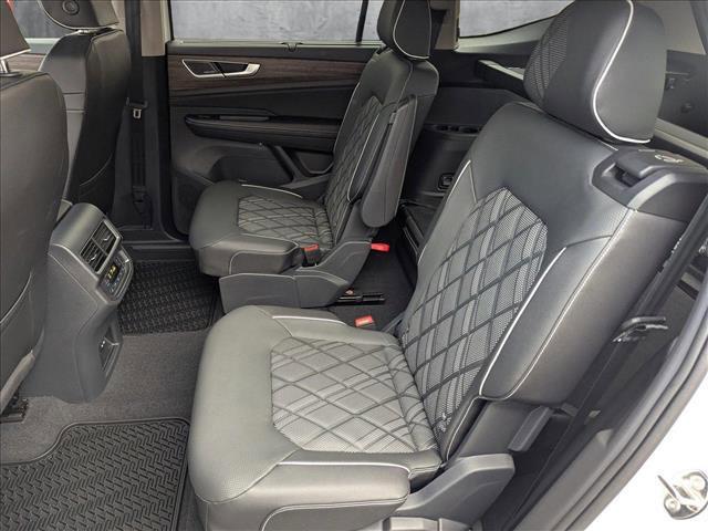 new 2025 Volkswagen Atlas car, priced at $52,690
