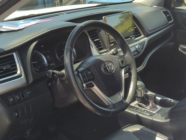 used 2019 Toyota Highlander car, priced at $25,480
