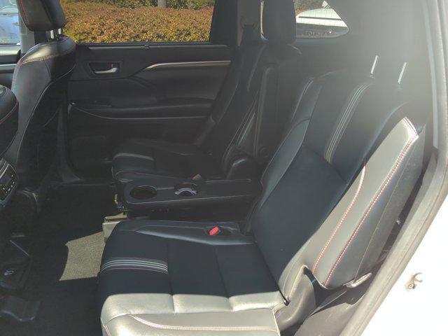 used 2019 Toyota Highlander car, priced at $25,480