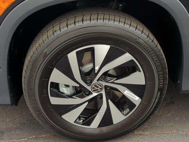 new 2025 Volkswagen Tiguan car, priced at $31,301