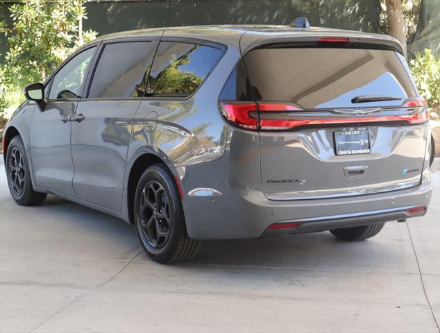 new 2023 Chrysler Pacifica Hybrid car, priced at $42,261