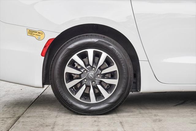 used 2022 Chrysler Pacifica Hybrid car, priced at $29,995