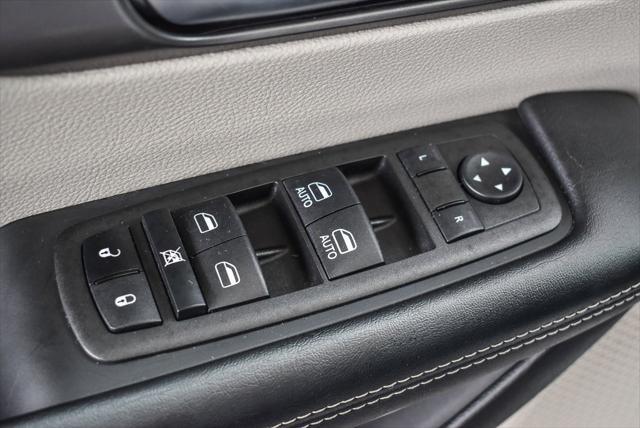 used 2022 Chrysler Pacifica Hybrid car, priced at $29,995