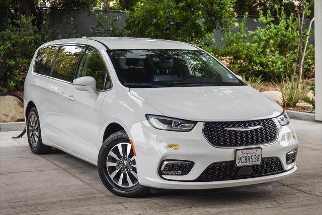 used 2022 Chrysler Pacifica Hybrid car, priced at $29,995