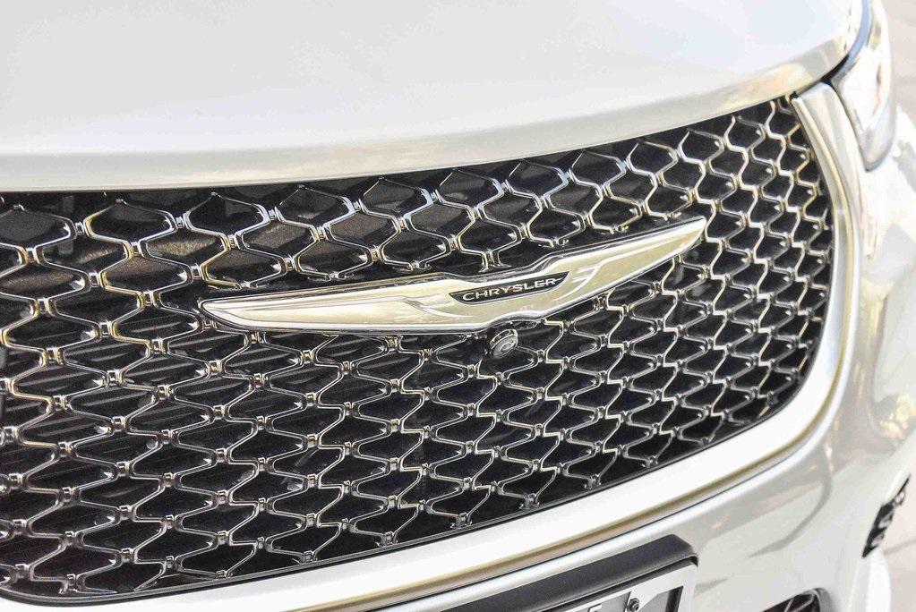 new 2026 Chrysler Pacifica car, priced at $59,385