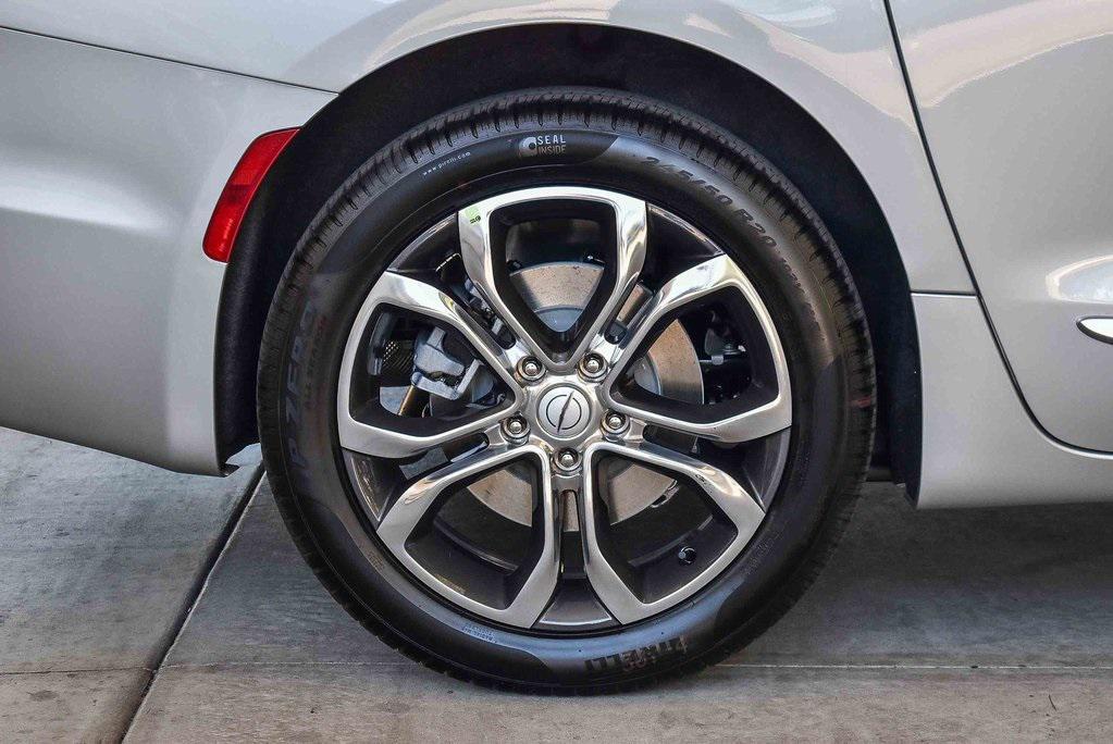 new 2026 Chrysler Pacifica car, priced at $59,385