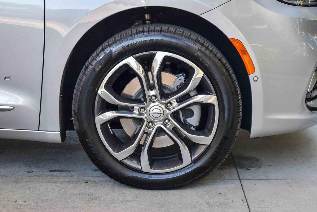 new 2026 Chrysler Pacifica car, priced at $59,385