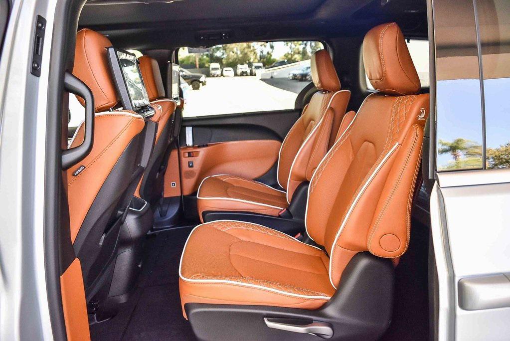 new 2026 Chrysler Pacifica car, priced at $59,385