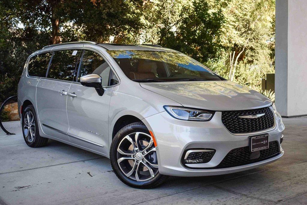 new 2026 Chrysler Pacifica car, priced at $59,385