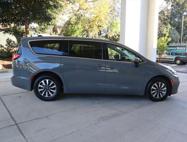 new 2023 Chrysler Pacifica Hybrid car, priced at $47,185