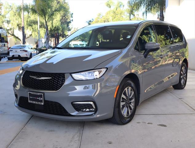 new 2023 Chrysler Pacifica Hybrid car, priced at $47,185