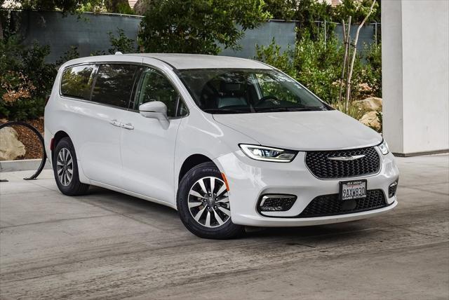 used 2022 Chrysler Pacifica Hybrid car, priced at $29,995