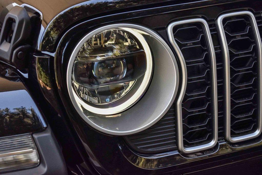 new 2025 Jeep Wrangler car, priced at $55,450