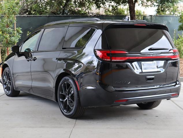 new 2023 Chrysler Pacifica car, priced at $43,815