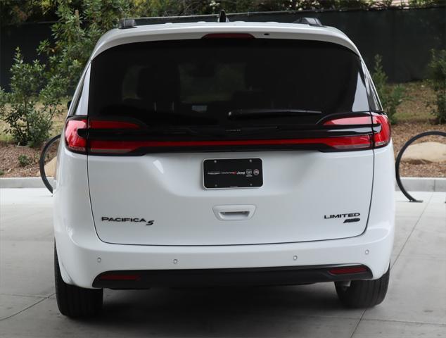 new 2023 Chrysler Pacifica car, priced at $52,040
