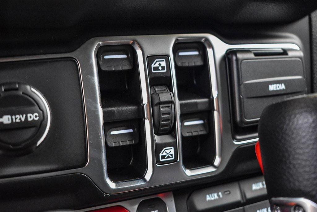 new 2025 Jeep Wrangler car, priced at $46,280
