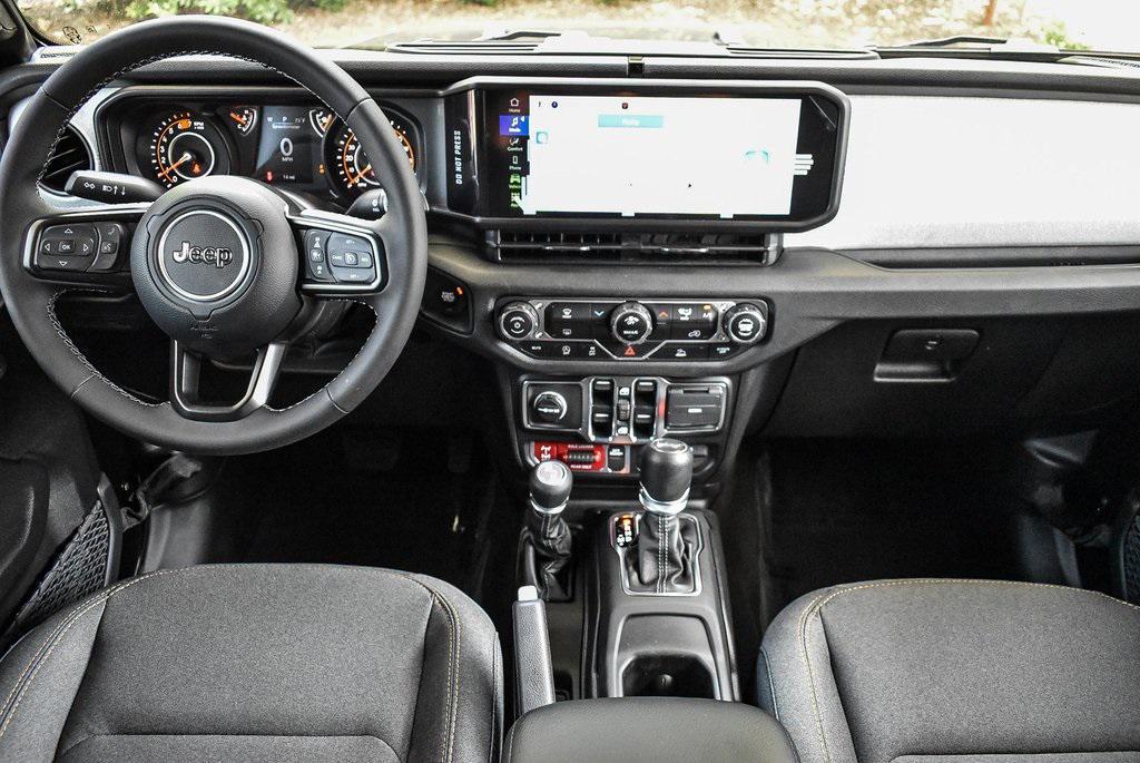 new 2025 Jeep Wrangler car, priced at $46,280
