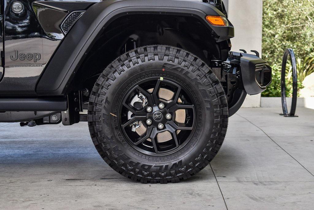 new 2025 Jeep Wrangler car, priced at $46,280