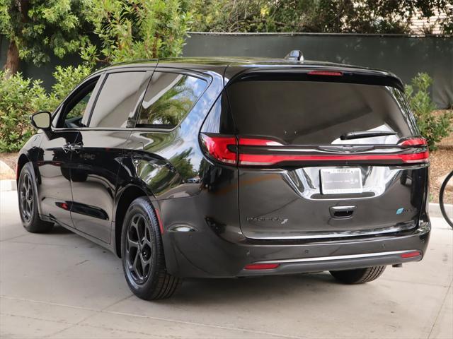 new 2023 Chrysler Pacifica Hybrid car, priced at $42,680