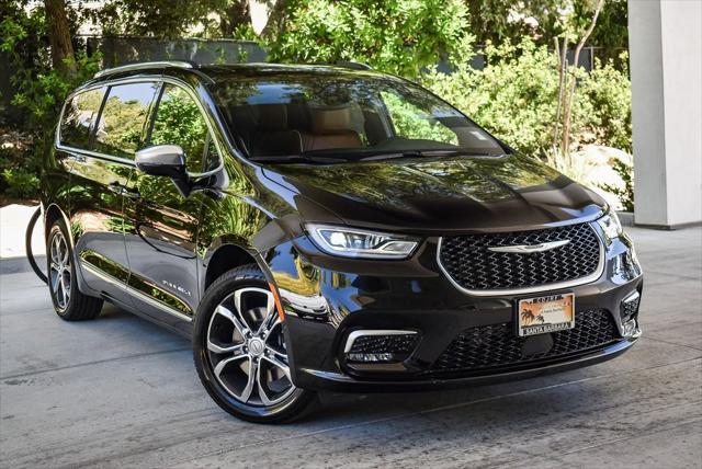 new 2025 Chrysler Pacifica car, priced at $55,324