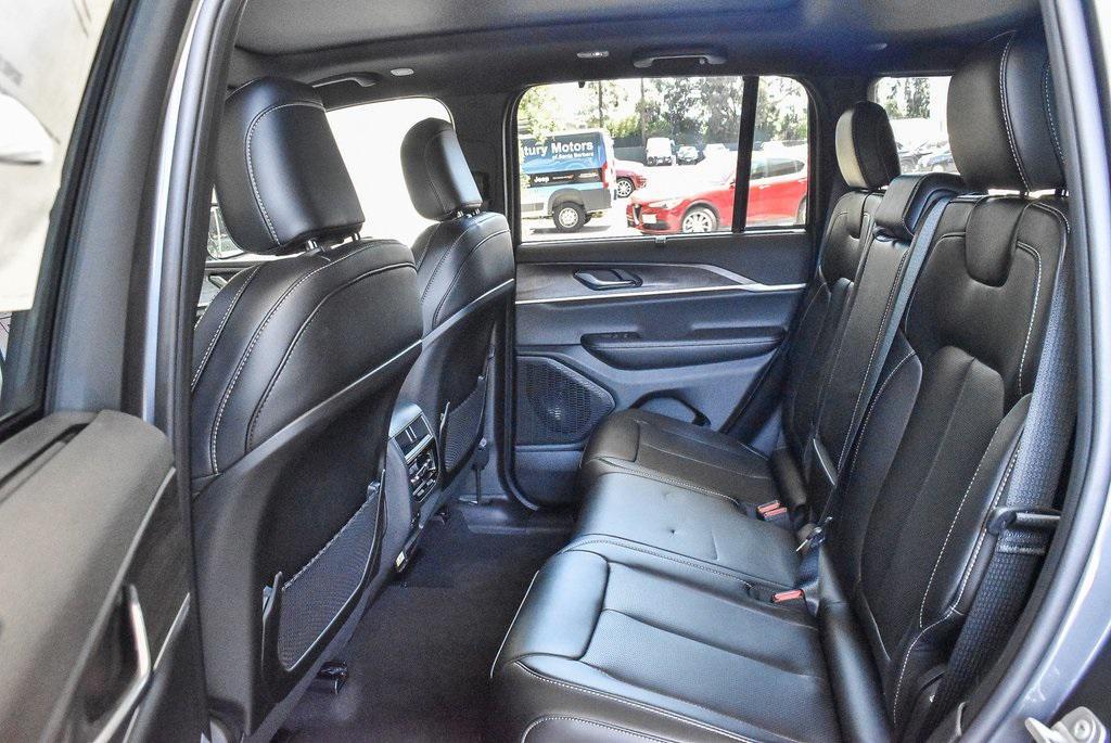 new 2025 Jeep Grand Cherokee car, priced at $49,680