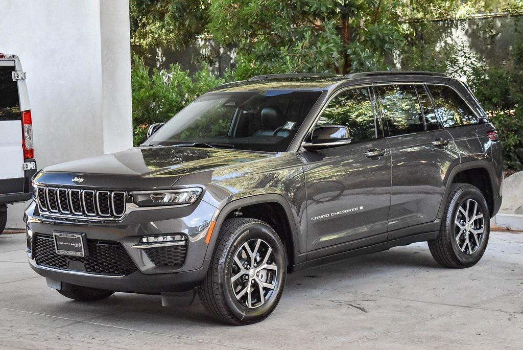 new 2025 Jeep Grand Cherokee car, priced at $46,760