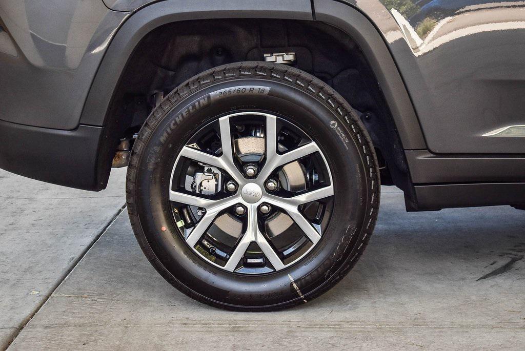 new 2025 Jeep Grand Cherokee car, priced at $46,760