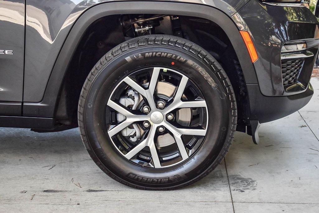 new 2025 Jeep Grand Cherokee car, priced at $46,760